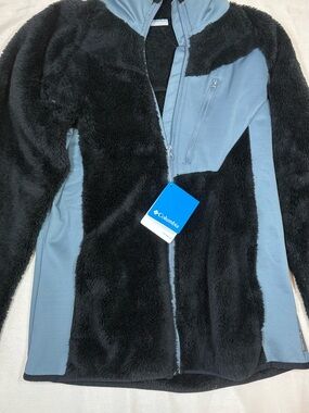 Columbia Women’s Black and Light Blue Plush Teddy Fleece Jacket